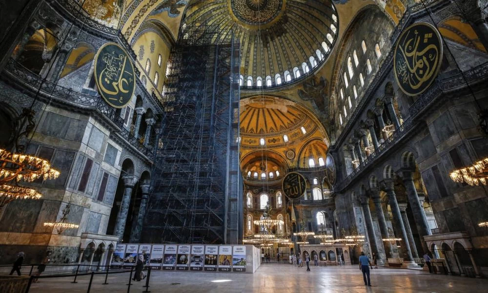 Ιστορικός: Μετά την Αγία Σοφία θα είναι η Βασιλική του Αγίου Πέτρου στη Ρώμη